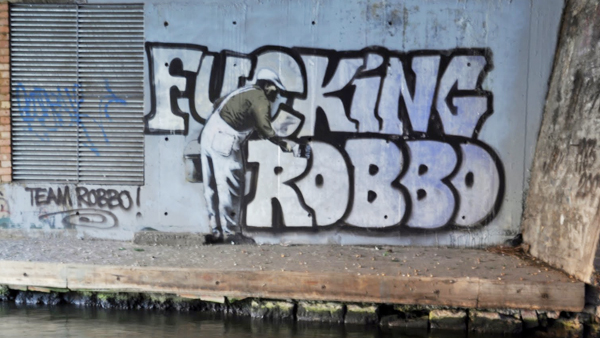 Banksy vs King Robbo 4